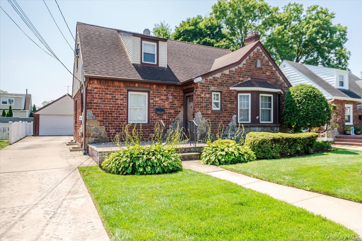 #1 photo, 715 Iris Street, Franklin Square , NY 11010