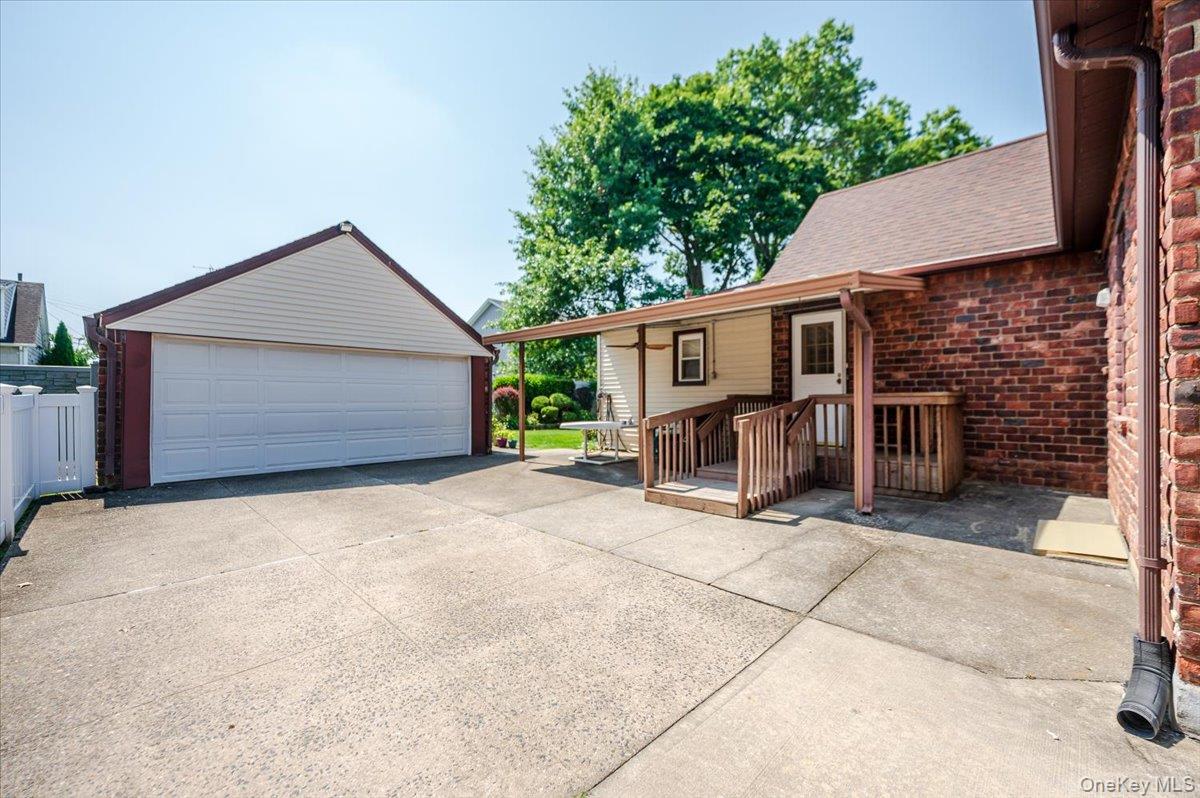 #17 photo, 715 Iris Street, ナッソー郡 Franklin Square , NY 11010