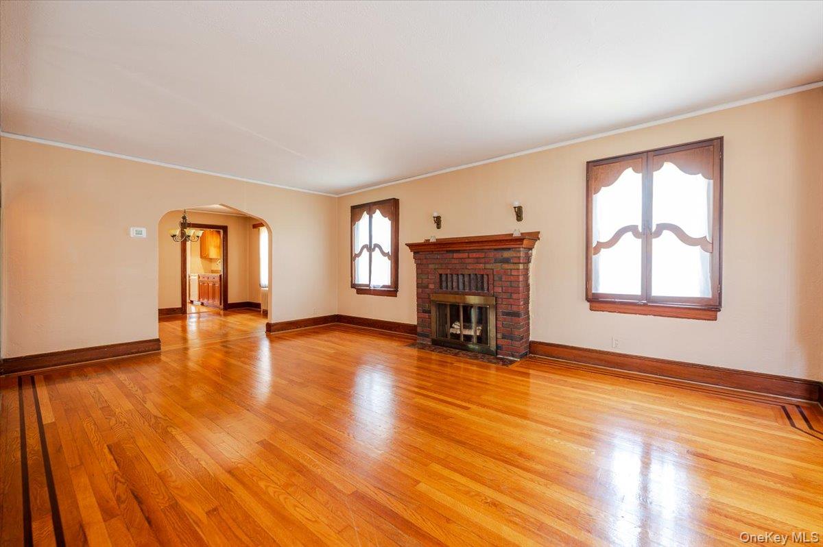 #4 photo, 715 Iris Street, ナッソー郡 Franklin Square , NY 11010