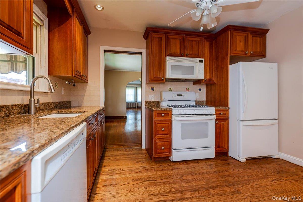 #6 photo, 715 Iris Street, ナッソー郡 Franklin Square , NY 11010