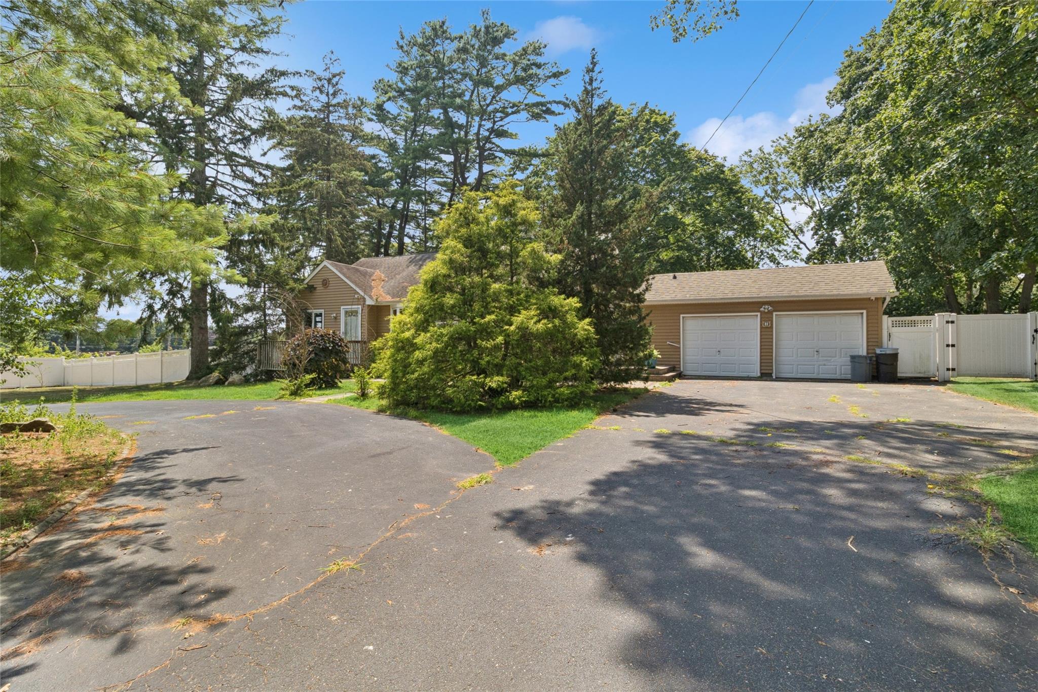 #2 photo, 8 Cleary Road, 東長島 Ronkonkoma , NY 11779