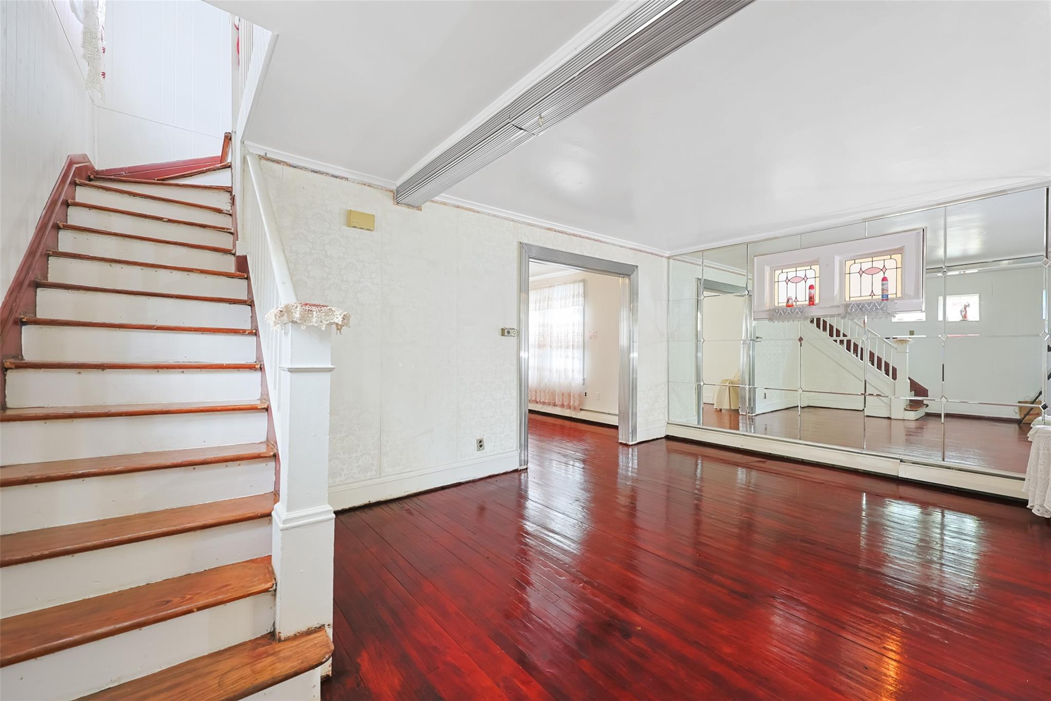 #8 photo, 19512 McLaughlin Avenue, クイーンズ区 Holliswood , NY 11423