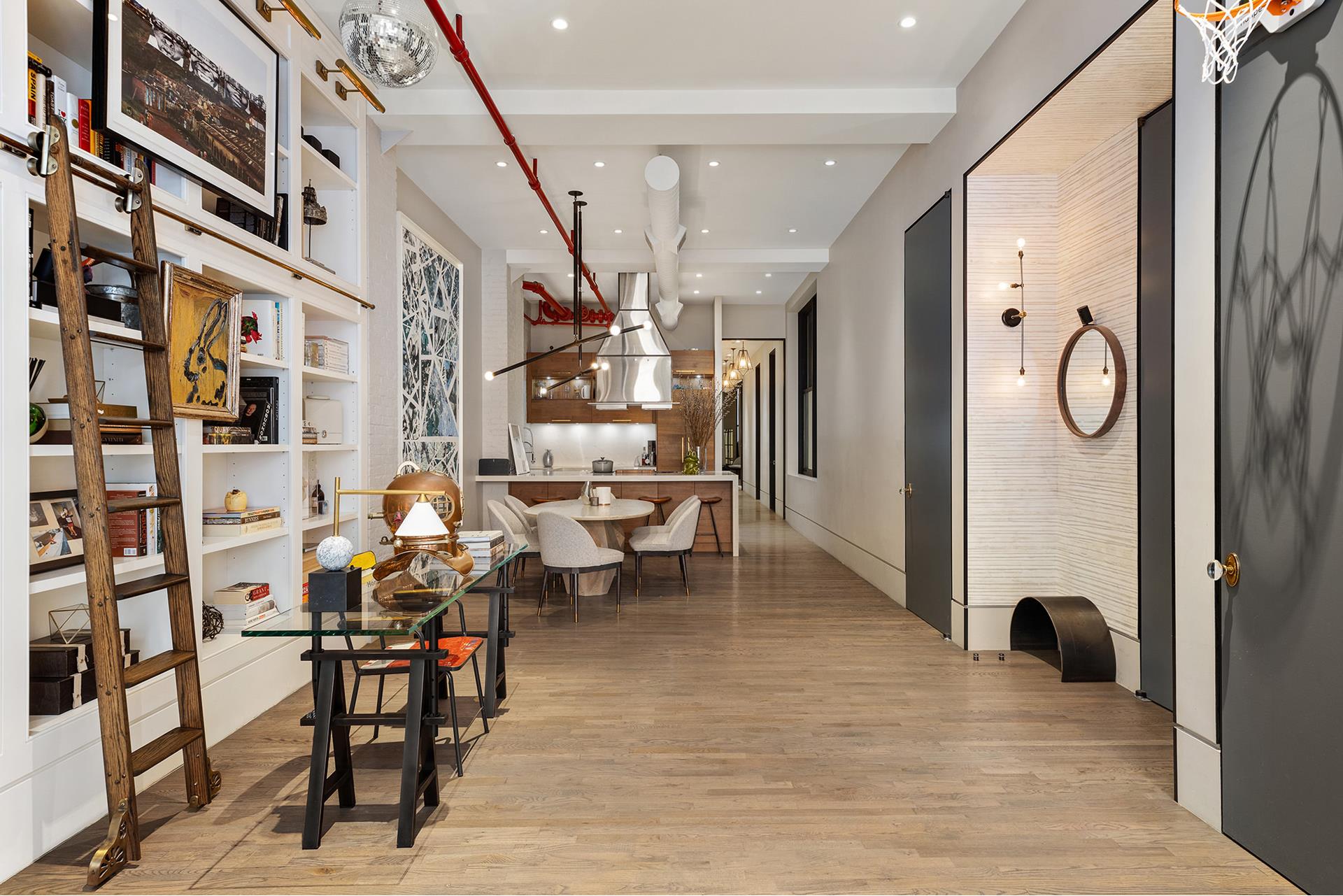 #7 photo, 722 BROADWAY, NoHo , NY 10003