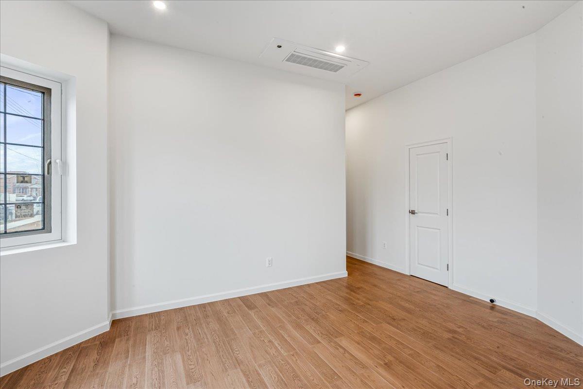 #12 photo, 150-33 Hawtree Street, クイーンズ区 Ozone Park , NY 11417