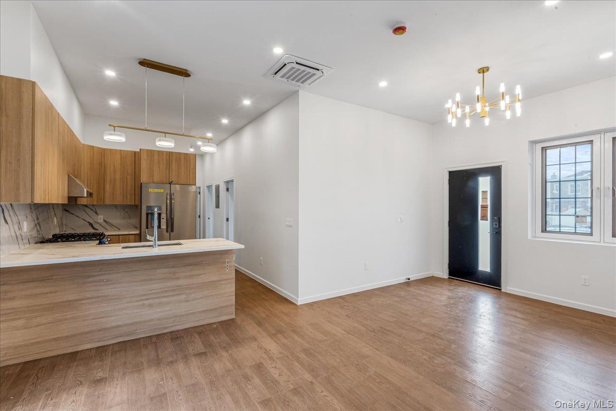 #4 photo, 150-33 Hawtree Street, クイーンズ区 Ozone Park , NY 11417