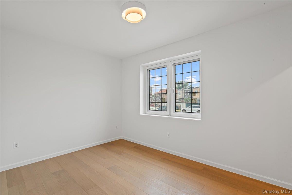 #9 photo, 150-21 Hawtree Street, クイーンズ区 Ozone Park , NY 11417