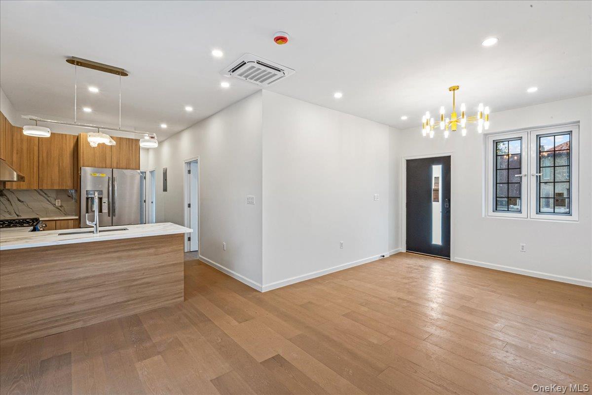 #4 photo, 150-29 Hawtree Street, クイーンズ区 Ozone Park , NY 11417