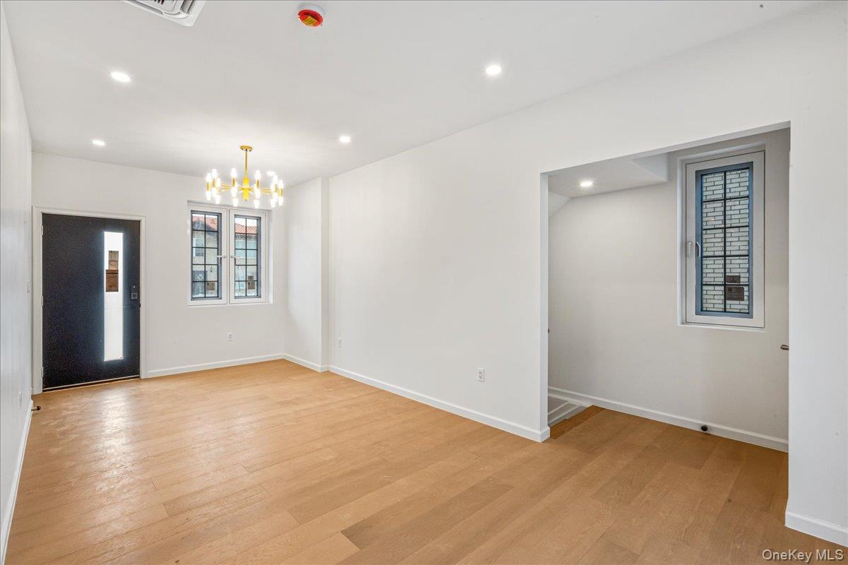 #5 photo, 150-29 Hawtree Street, クイーンズ区 Ozone Park , NY 11417