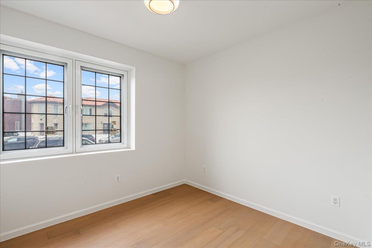 #8 photo, 150-29 Hawtree Street, クイーンズ区 Ozone Park , NY 11417