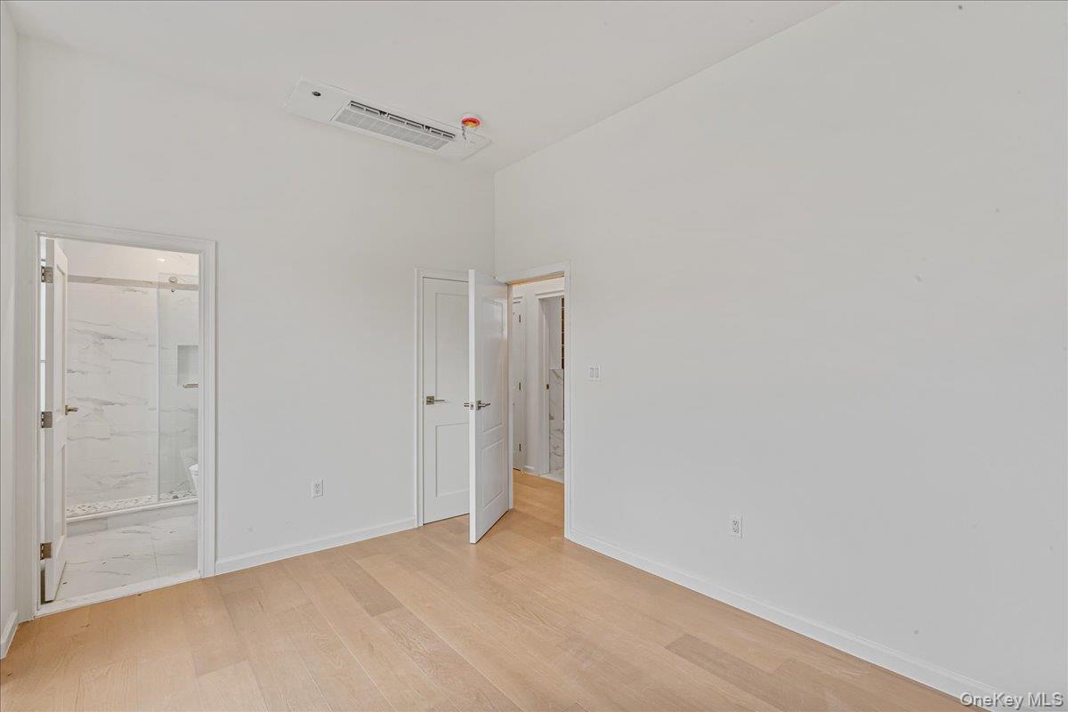 #12 photo, 150-25 Hawtree Street, クイーンズ区 Ozone Park , NY 11417