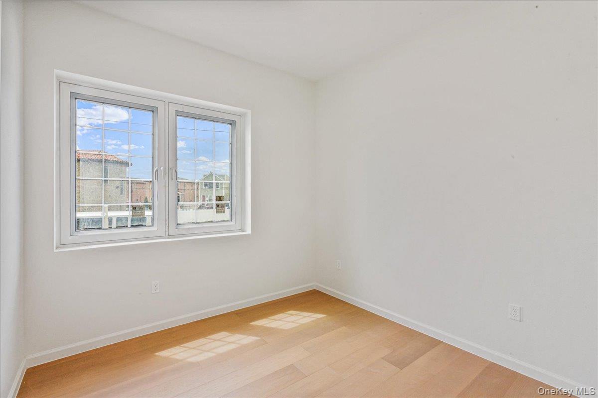 #14 photo, 150-17 Hawtree Street, クイーンズ区 Ozone Park , NY 11417