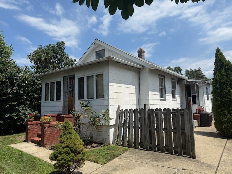 #3 photo, 12-39 148 Street, Whitestone , NY 11357