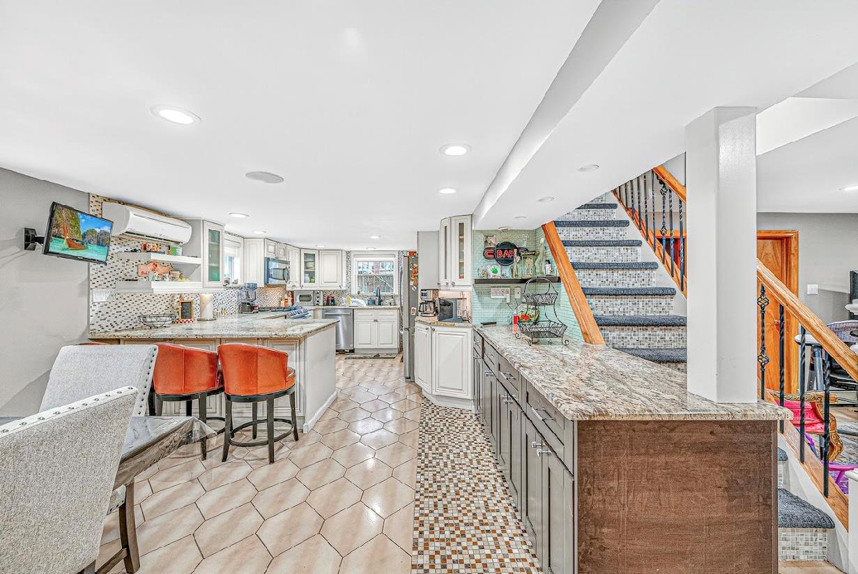 #16 photo, 4818 190th Street, Fresh Meadows , NY 11365