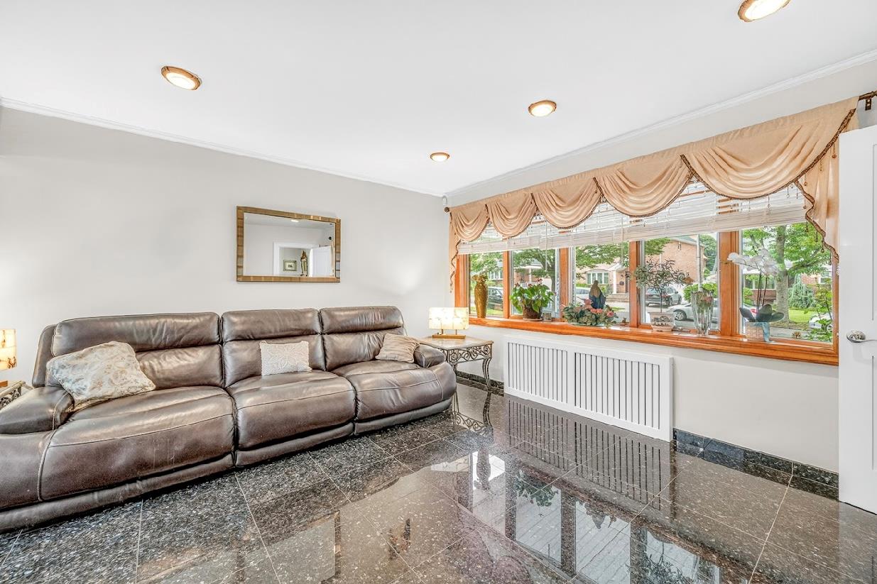 #3 photo, 4818 190th Street, Fresh Meadows , NY 11365