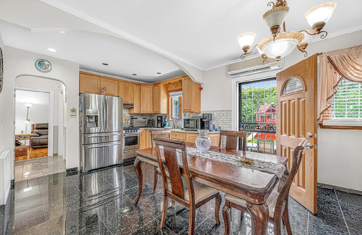 #7 photo, 4818 190th Street, Fresh Meadows , NY 11365