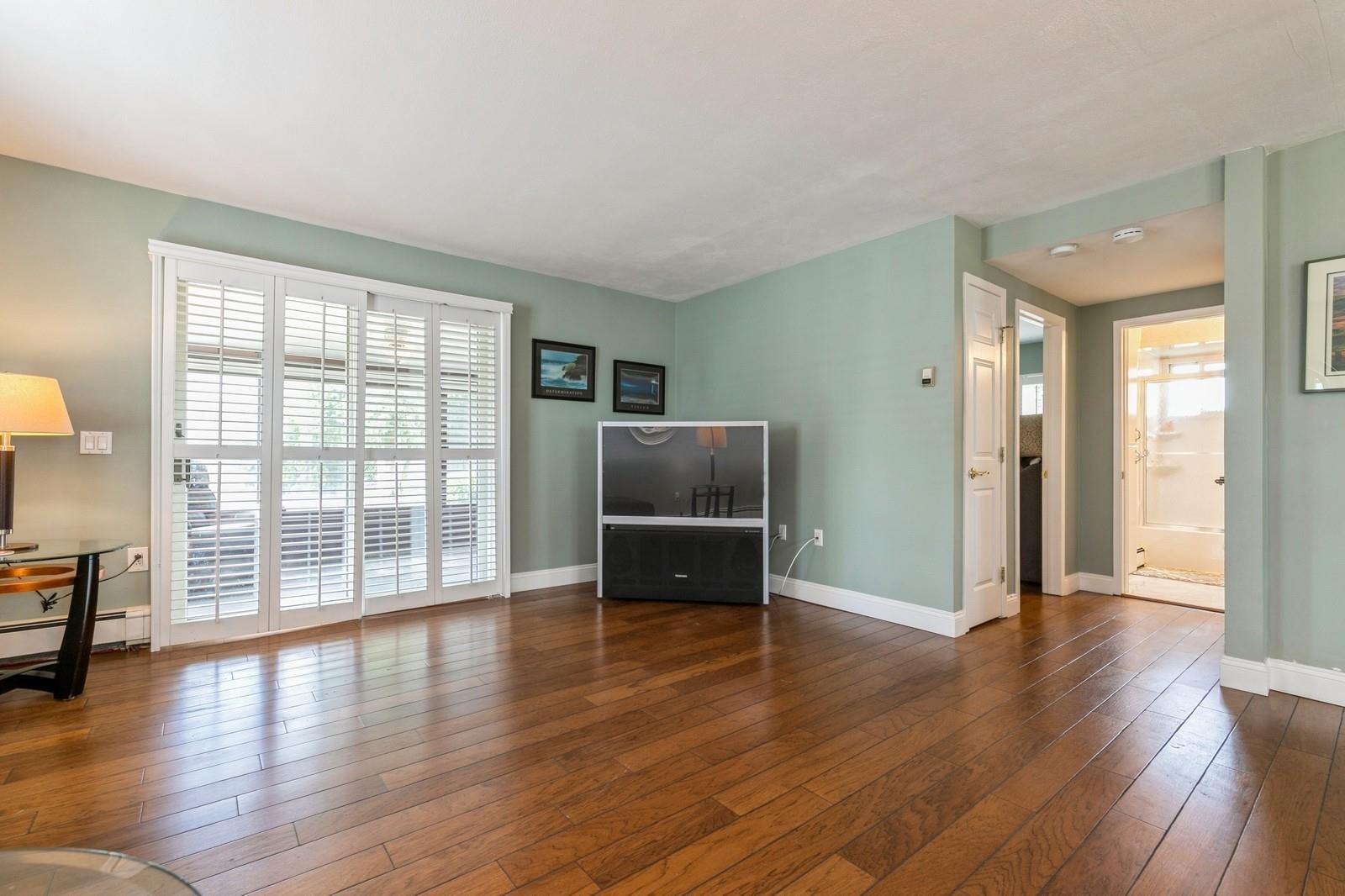 #12 photo, 14 Cobble Lane, 長島 Levittown , NY 11756