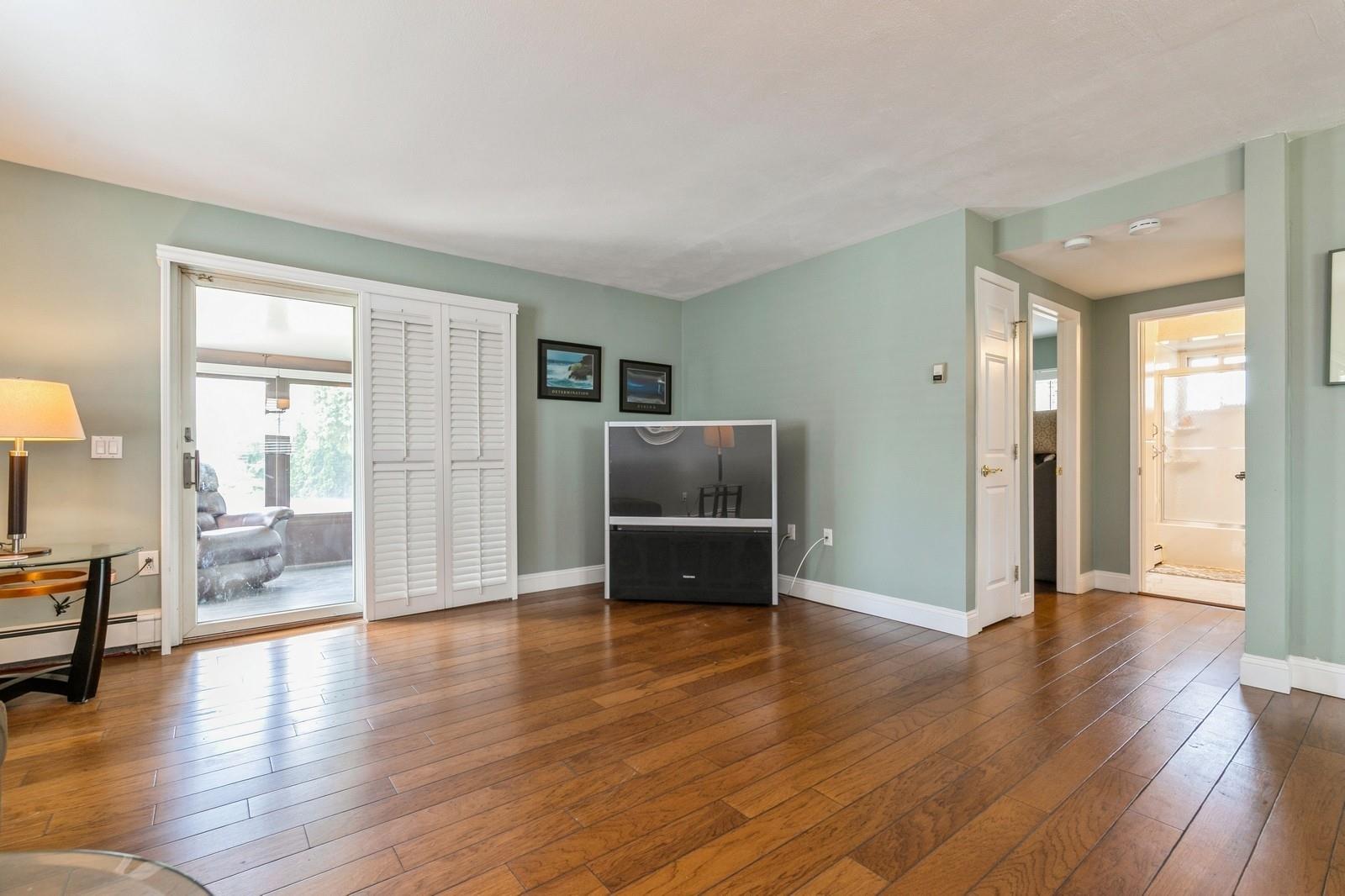 #13 photo, 14 Cobble Lane, 長島 Levittown , NY 11756