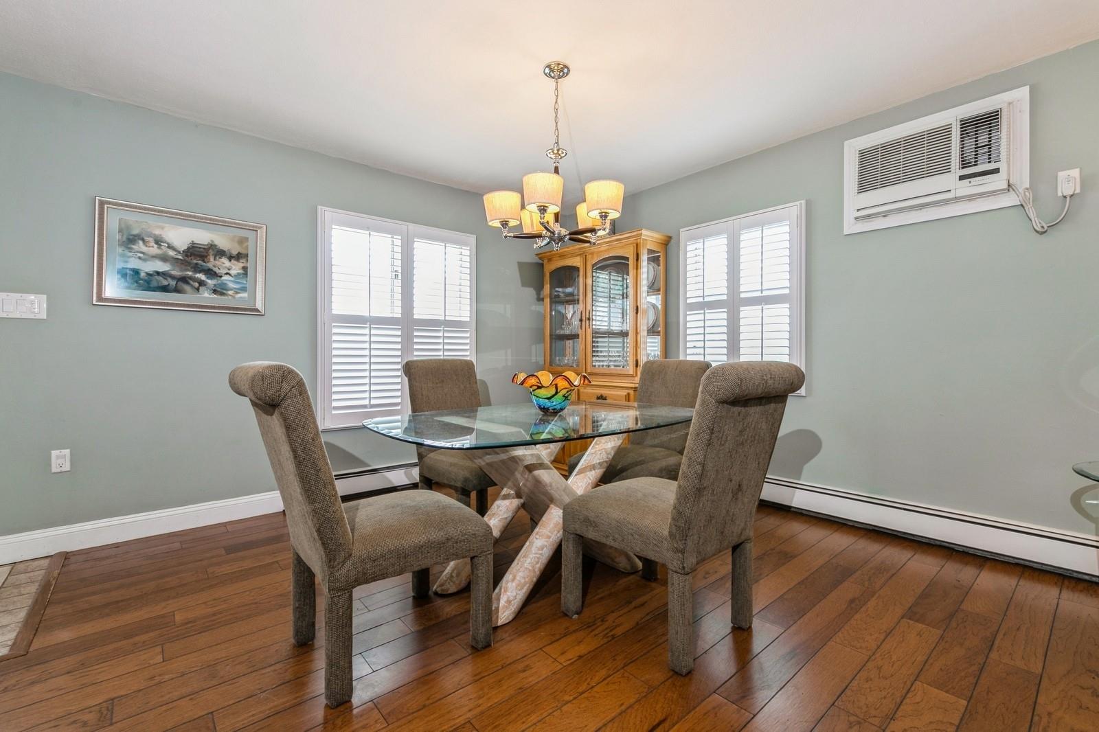 #8 photo, 14 Cobble Lane, 長島 Levittown , NY 11756