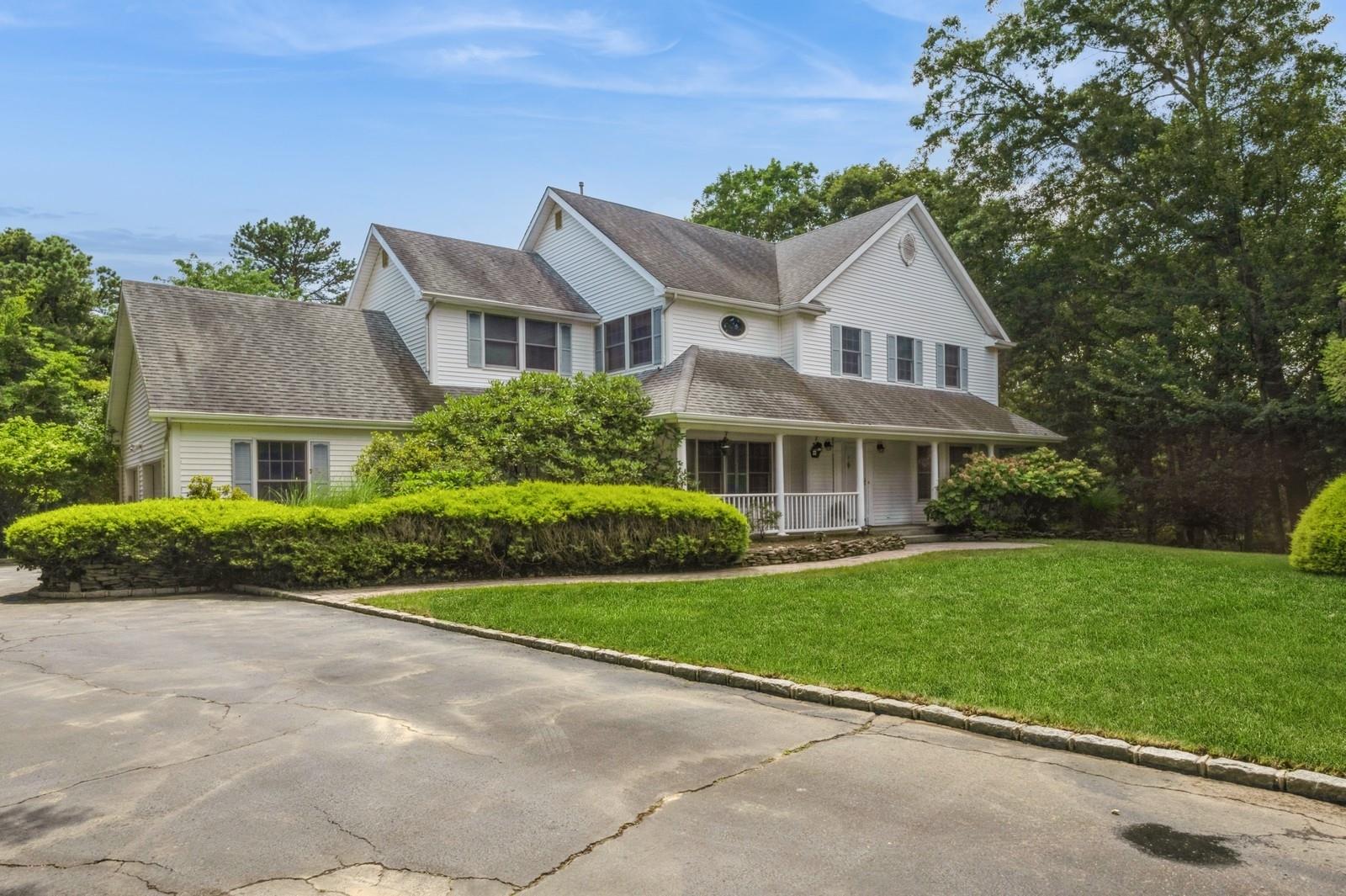 #1 photo, 8 Willimatic Court, Shoreham , NY 11786