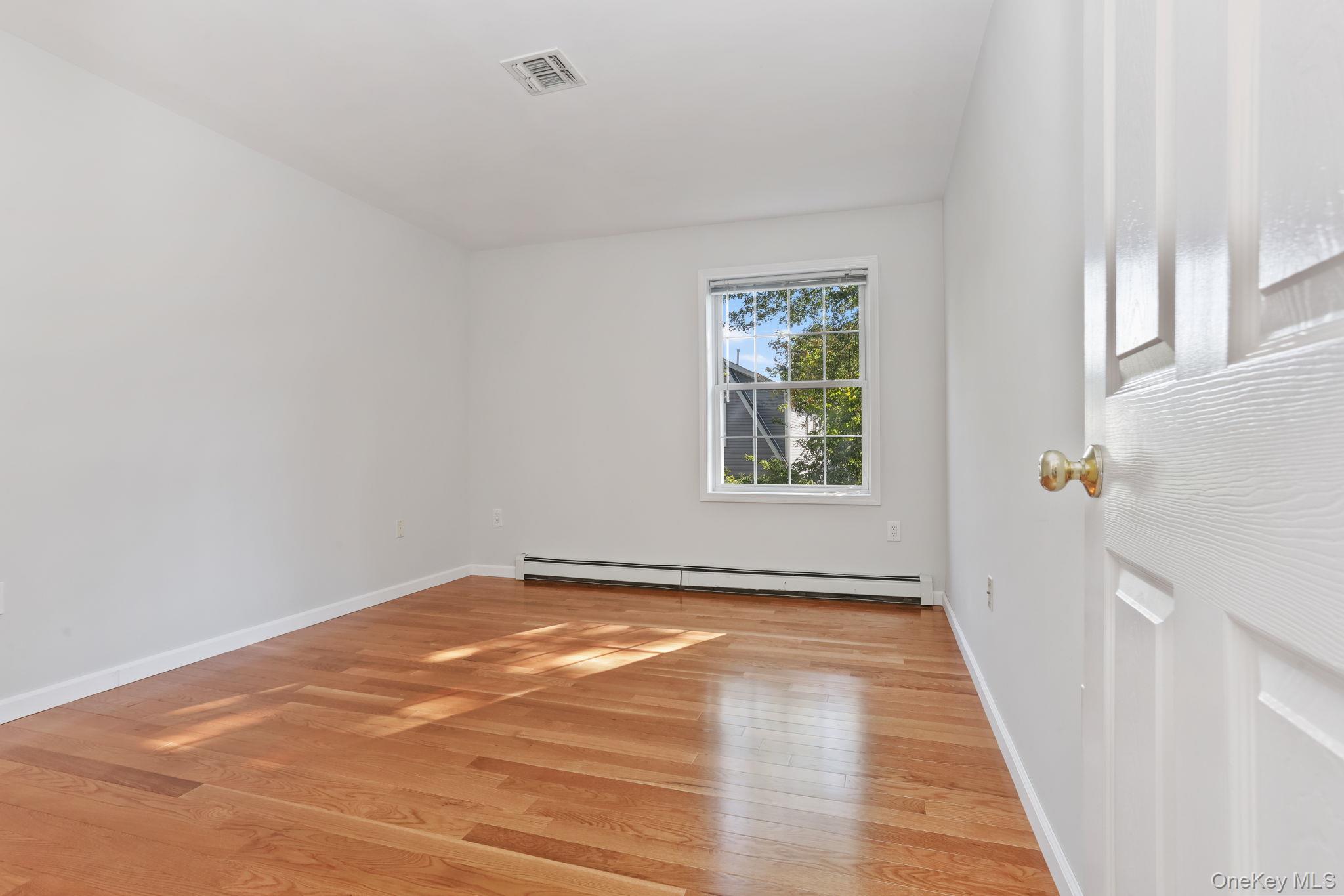 #16 photo, 161 Adelphi Avenue, Harrison , NY 10528