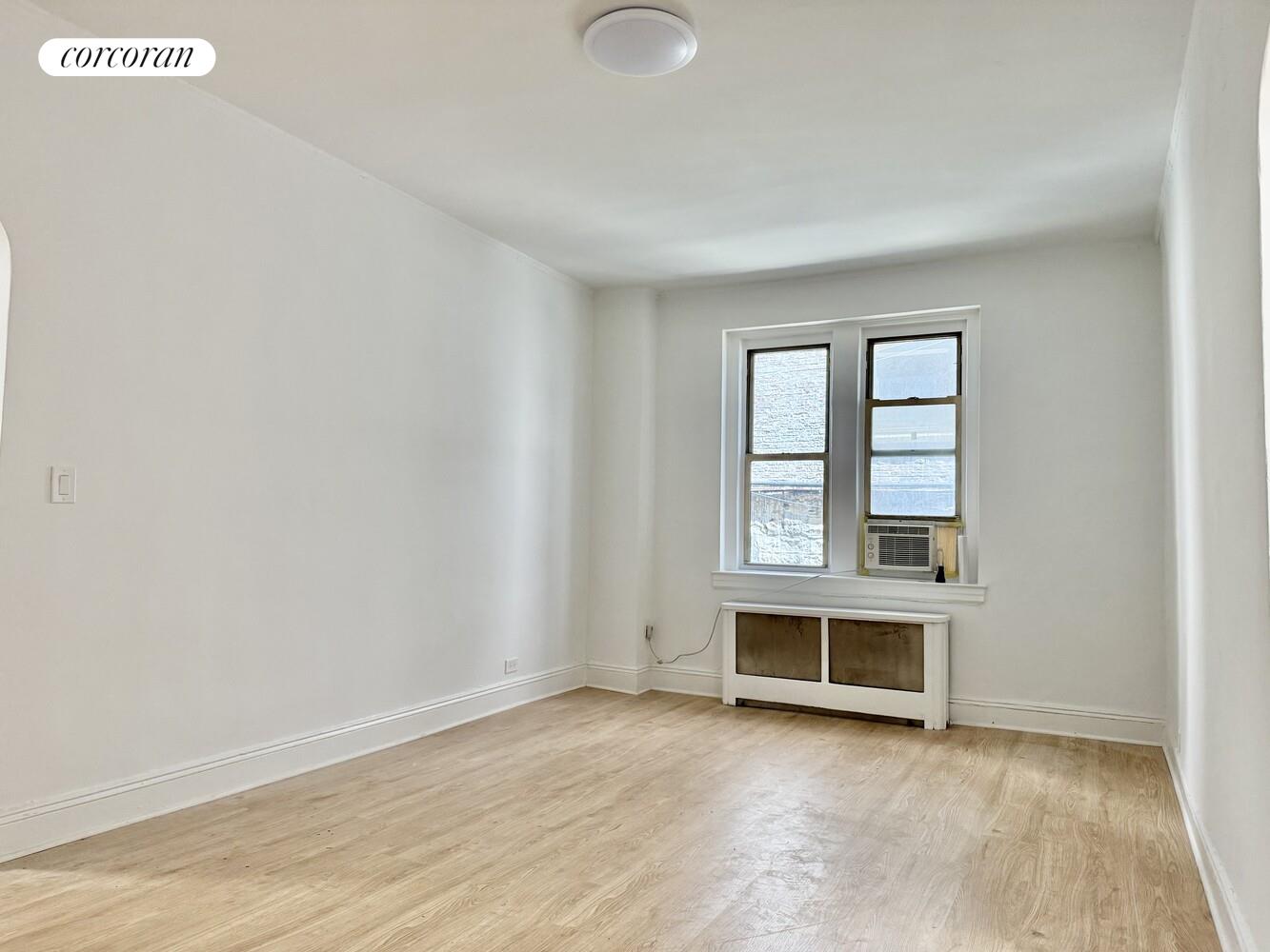 #3 photo, 854 W 181ST Street, マンハッタン Hudson Heights , NY 10033