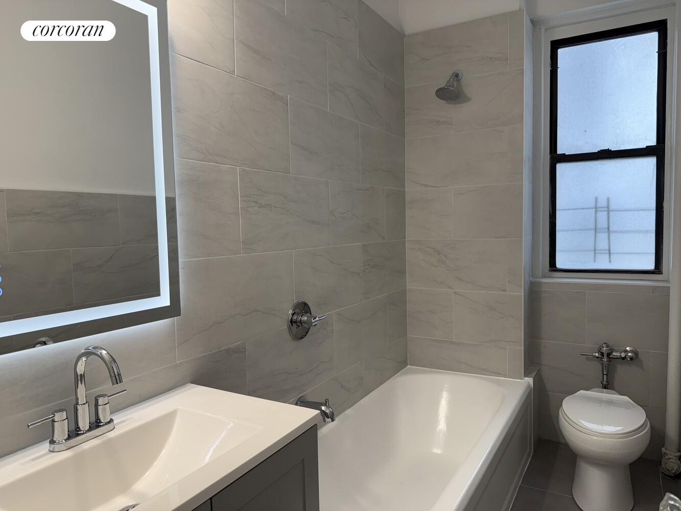 #7 photo, 854 W 181ST Street, マンハッタン Hudson Heights , NY 10033