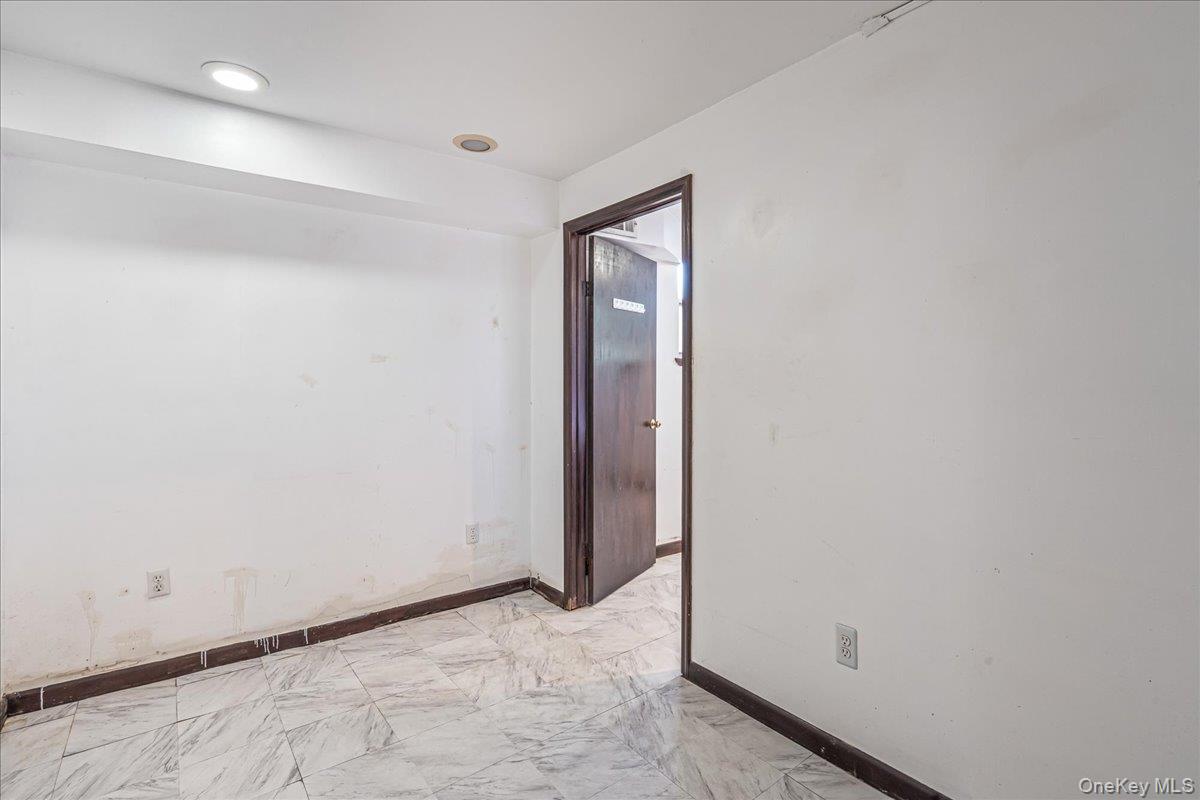 #19 photo, 8702 188th Street, クイーンズ区 Jamaica Estates , NY 11423