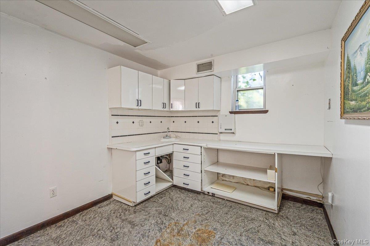 #20 photo, 8702 188th Street, クイーンズ区 Jamaica Estates , NY 11423