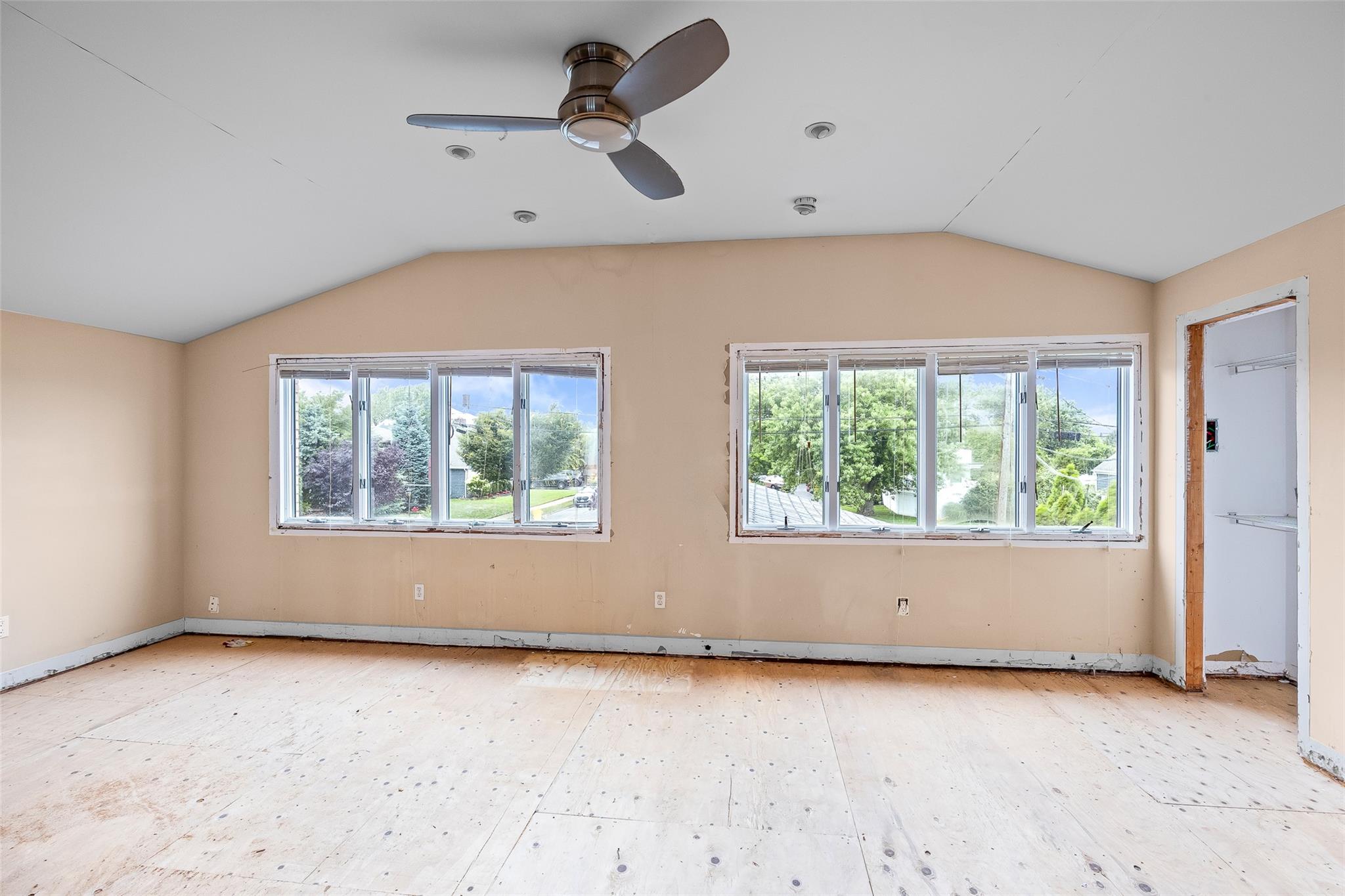 #20 photo, 53 Clearwater Avenue, 롱 아일랜드 Massapequa , NY 11758