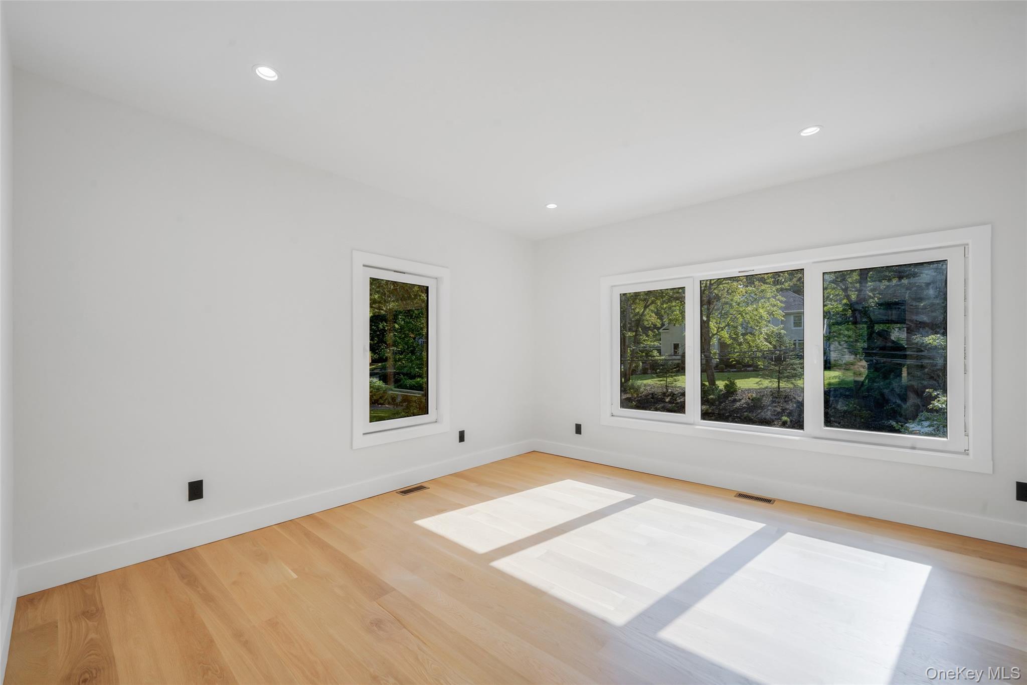 #20 photo, 628 Meadow Road, Smithtown , NY 11754