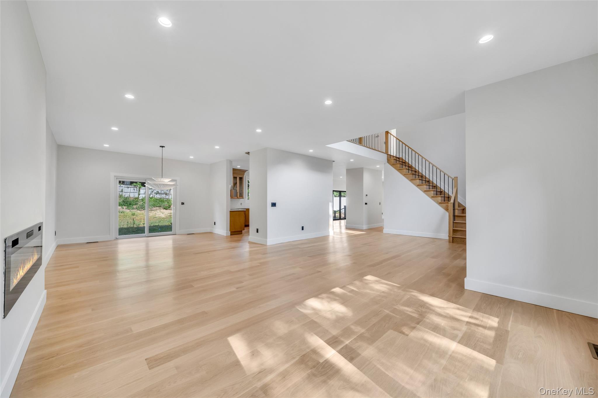 #5 photo, 628 Meadow Road, Smithtown , NY 11754