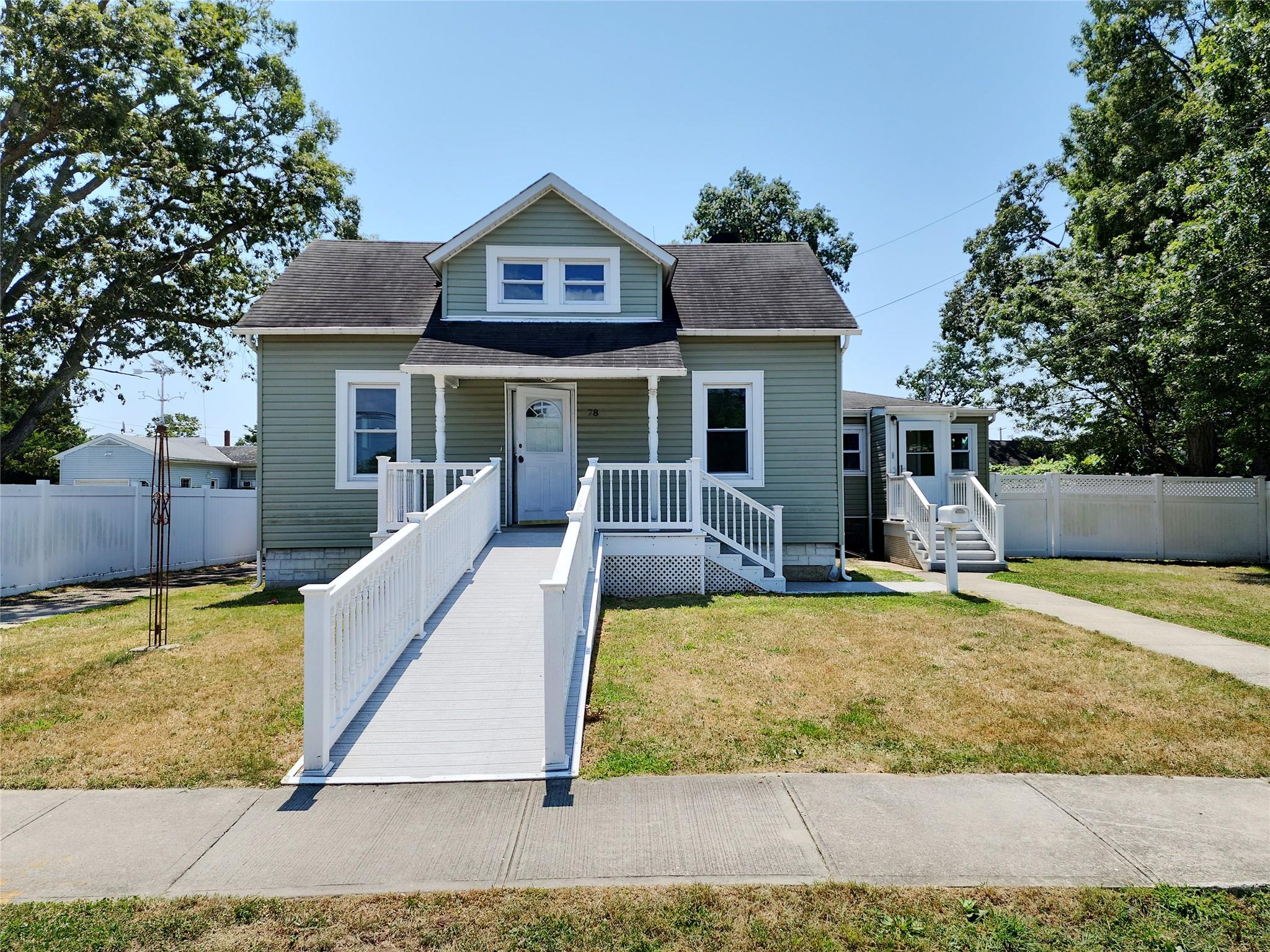 #1 photo, 78 Roslyn Street, Islip Terrace , NY 11752
