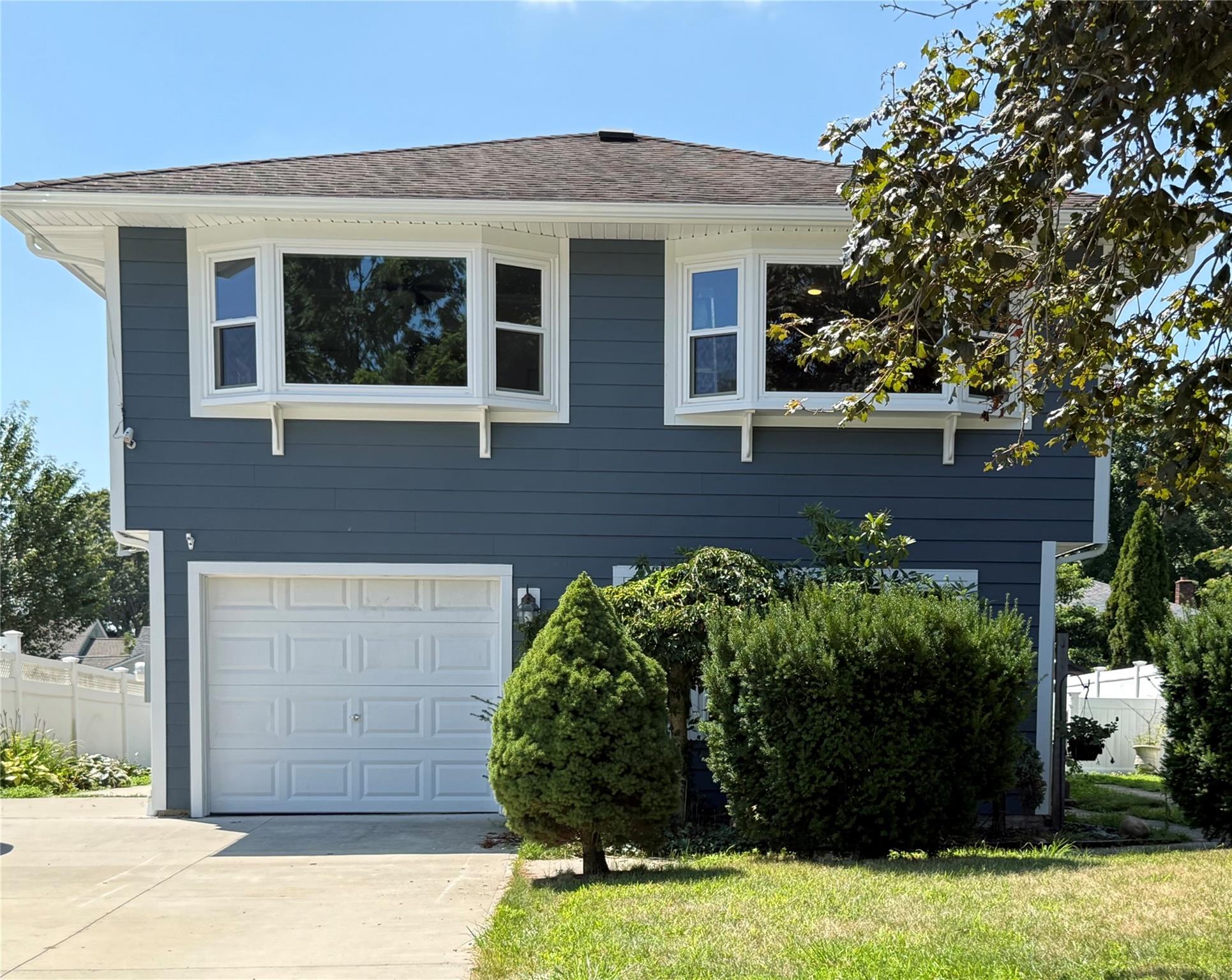 #1 photo, 8 Crawford Court, سوفولك Huntington Station , NY 11746