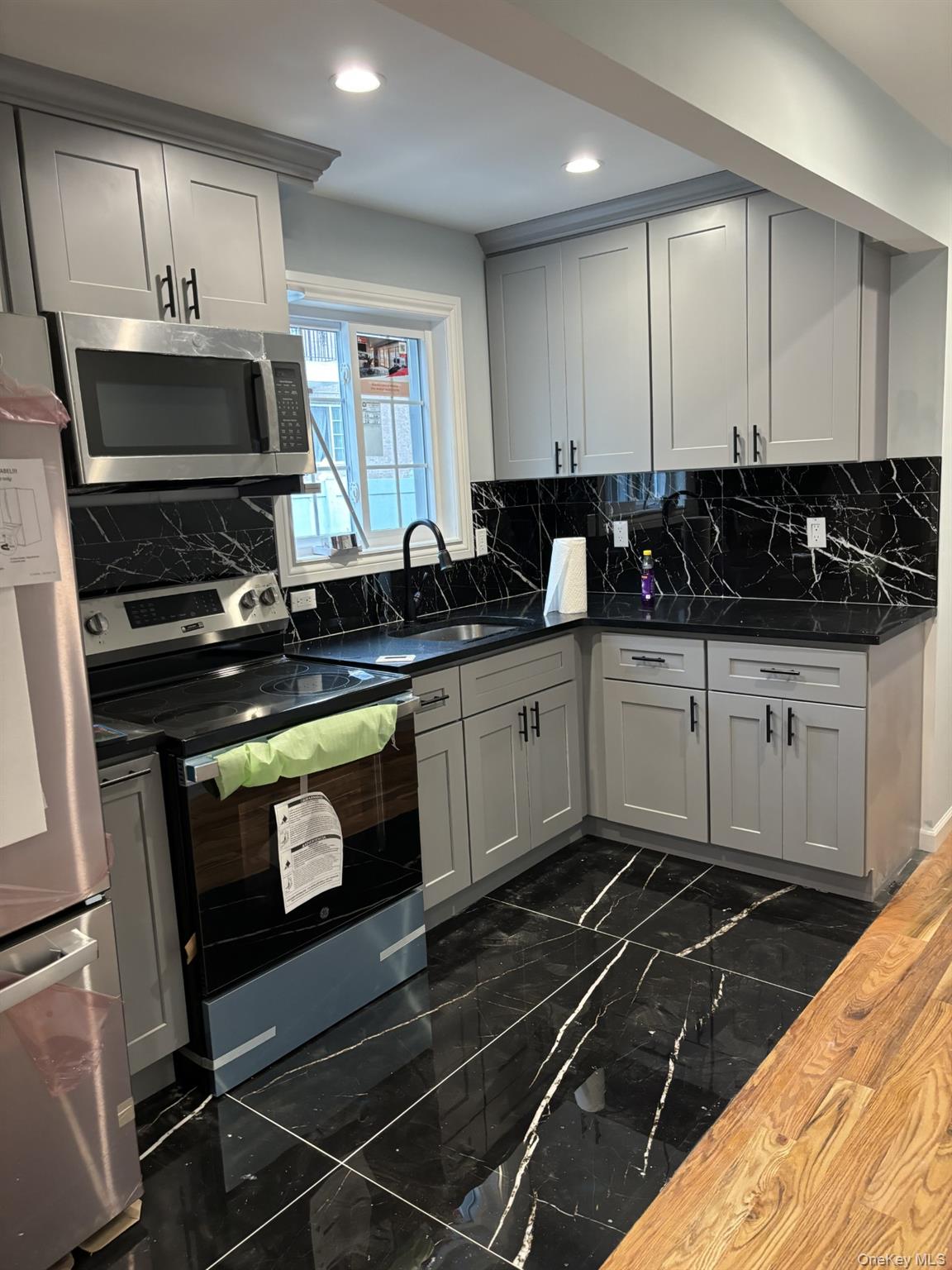 #2 photo, 2735 Fulton Street, ブルックリン区 Brooklyn , NY 11207