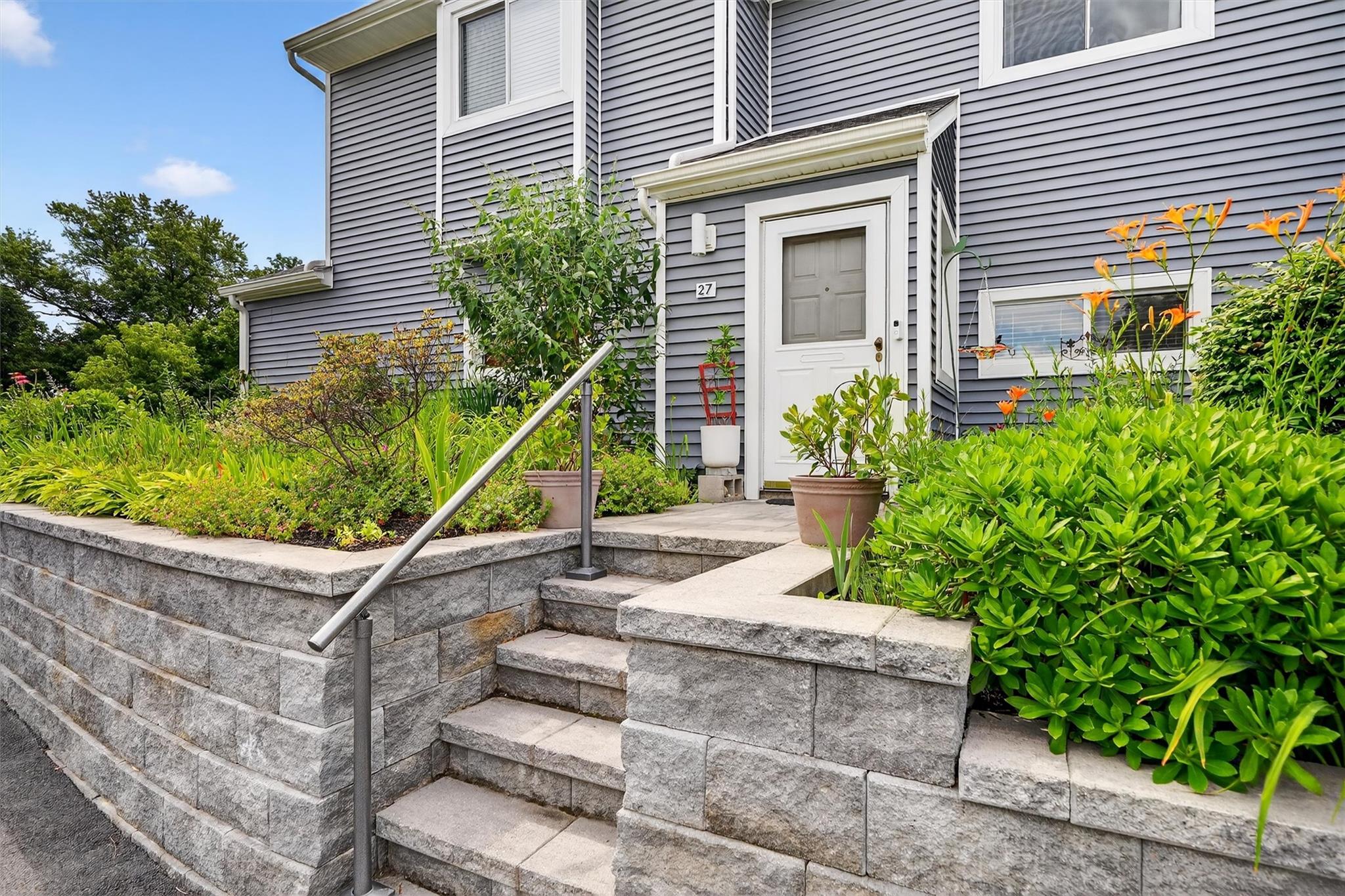 #1 photo, 27 Waterview Estate, Peekskill , NY 10566