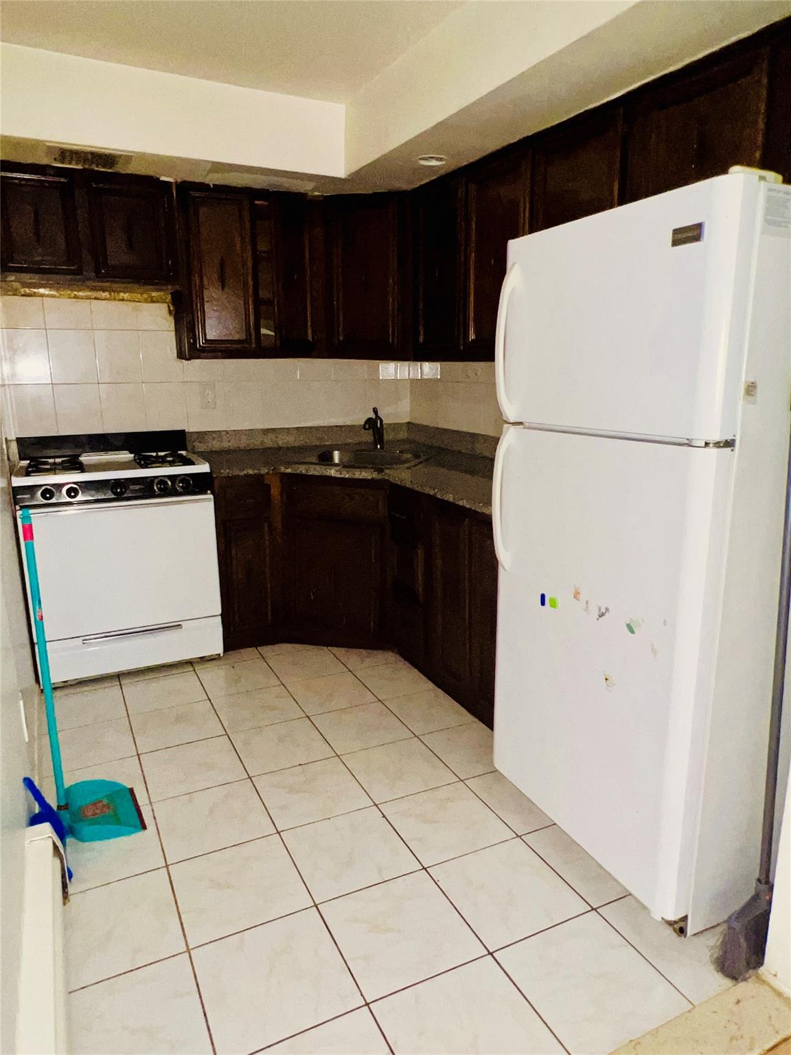 #4 photo, 240-29 68th Avenue, クイーンズ区 Douglaston , NY 11362