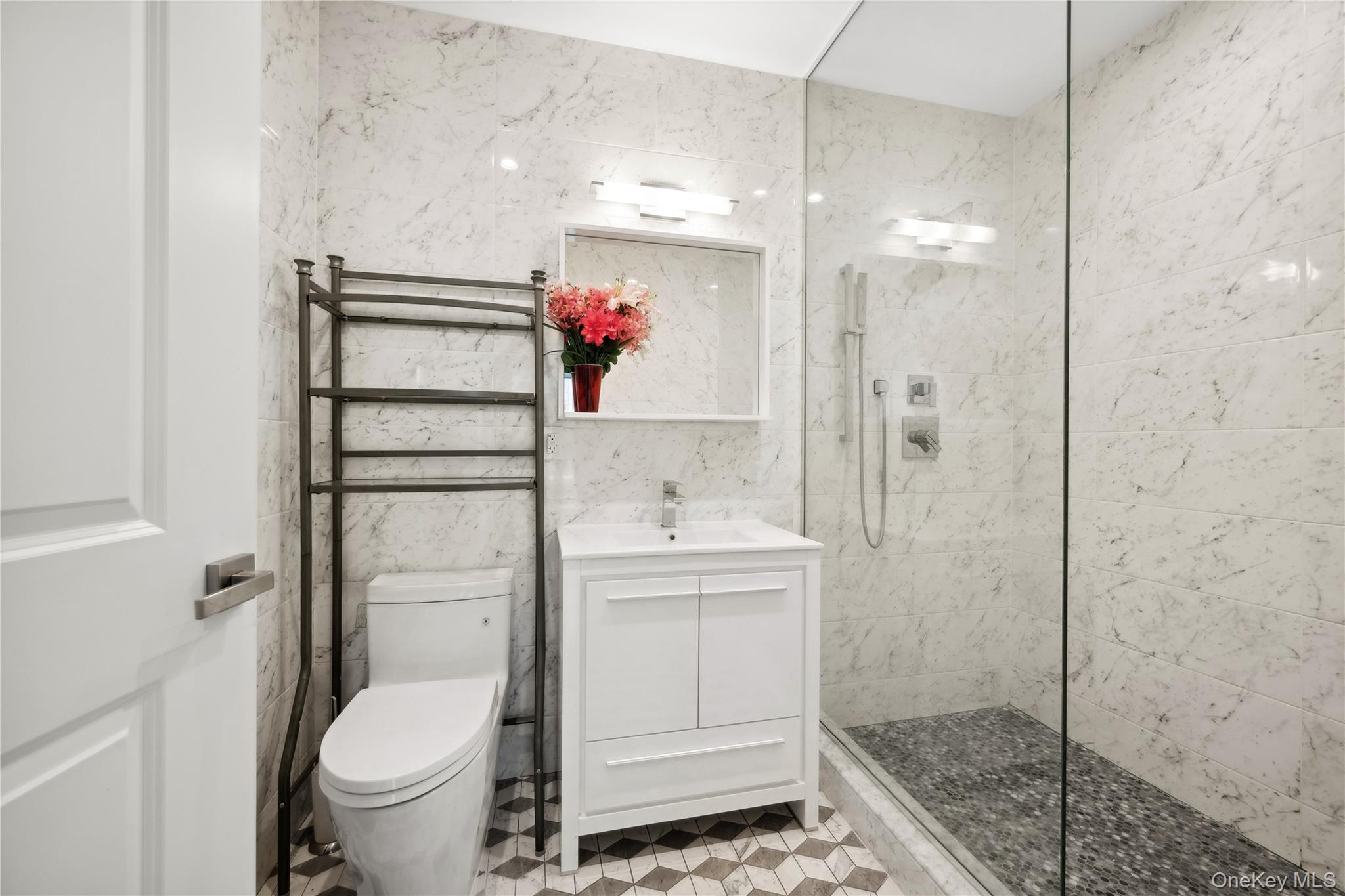 #12 photo, 109-19 72nd Road, クイーンズ区 Forest Hills , NY 11375