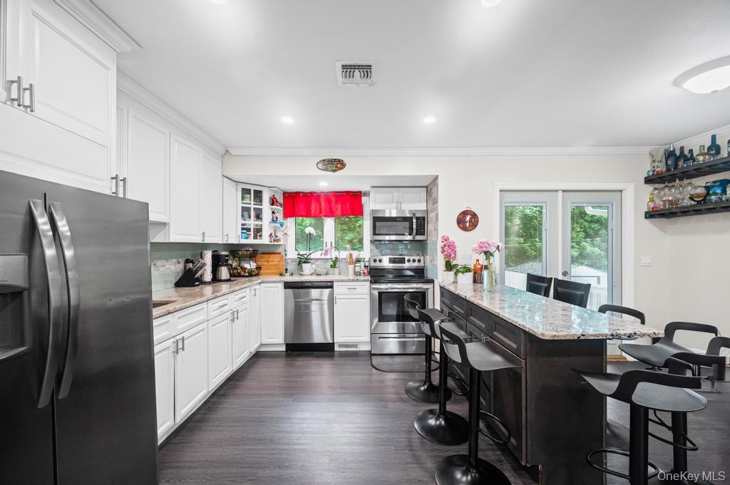 #18 photo, 3115 Heather Avenue, Medford , NY 11763