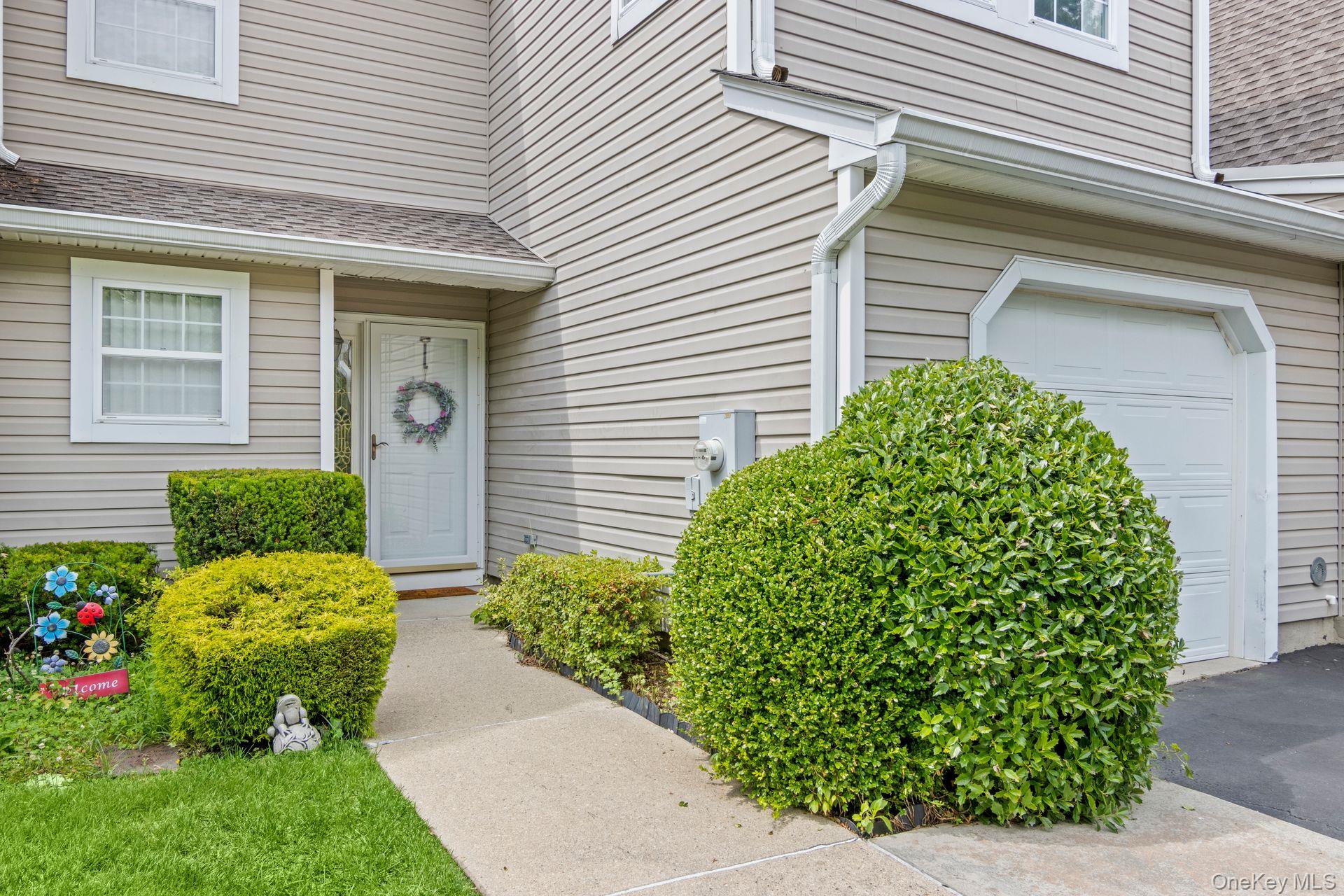 #1 photo, 124 Erin Lane, サフォーク郡 East Setauket , NY 11733