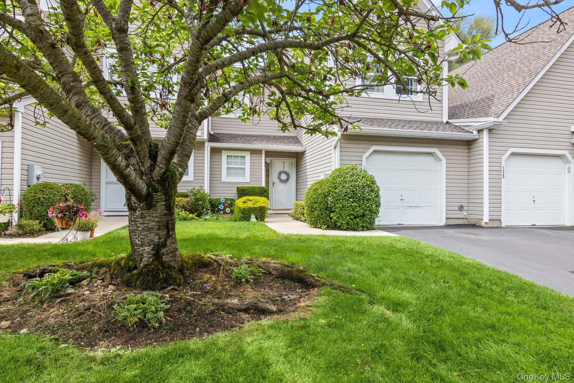 #2 photo, 124 Erin Lane, サフォーク郡 East Setauket , NY 11733