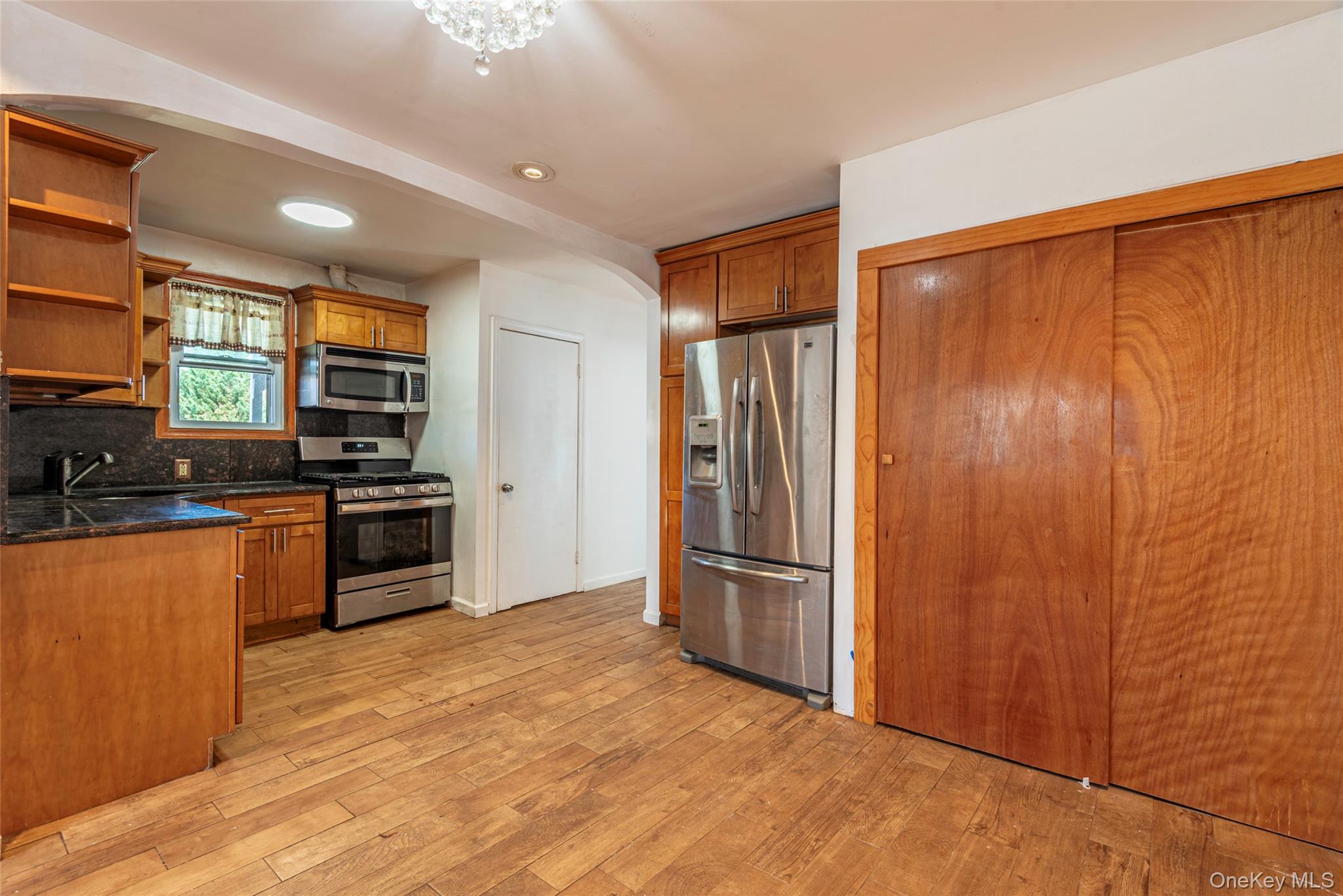 #5 photo, 459 Roquette Avenue, ナッソー郡 Floral Park , NY 11001