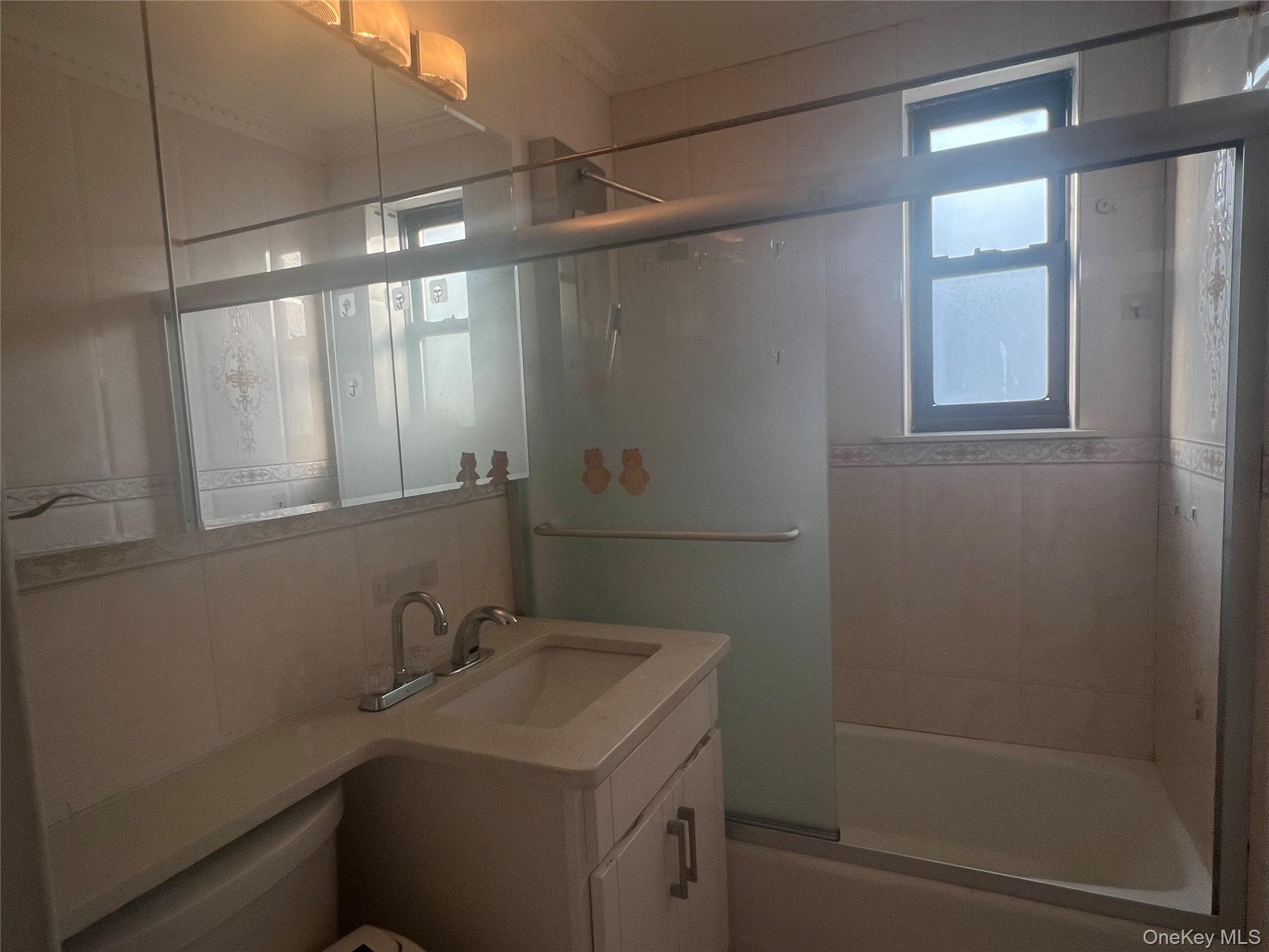 #14 photo, 135-23 Jewel Avenue, クイーンズ区 Flushing , NY 11367