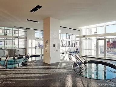 #2 photo, 350 W 42nd Street, マンハッタン New York (Manhattan) , NY 10036