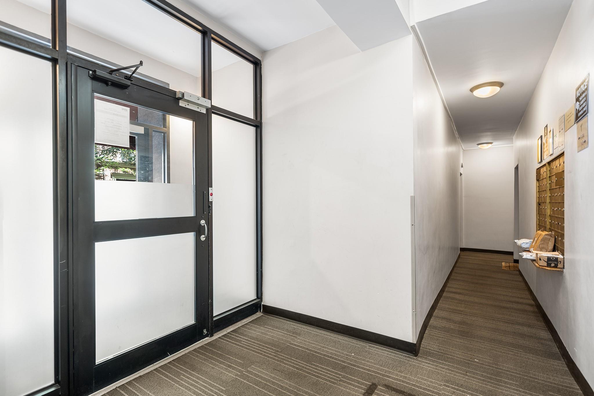 #15 photo, 4 W 101st Street, New York (Manhattan) , NY 10025