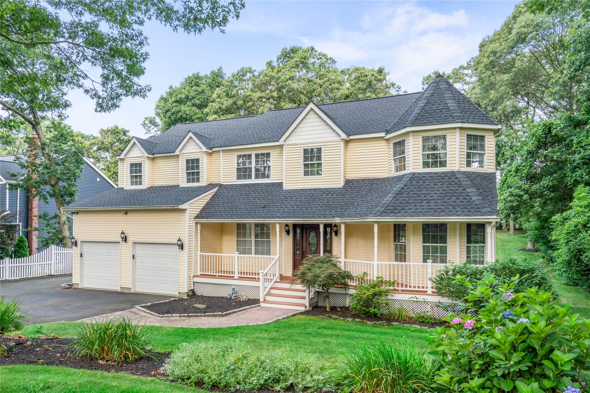 #1 photo, 30 Lawrence Road, Kings Park , NY 11754