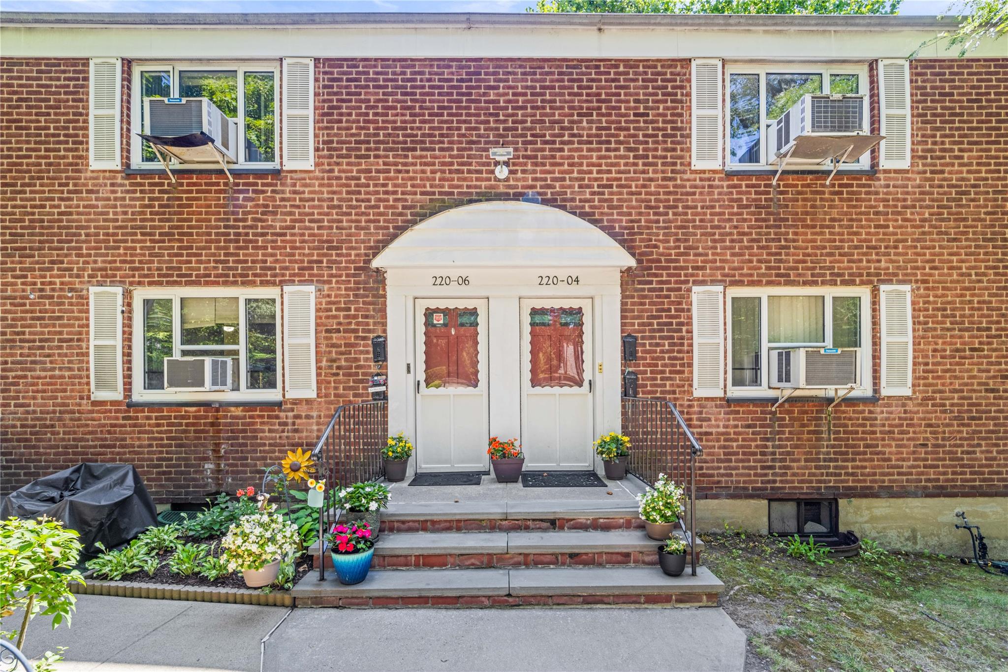 #1 photo, 220-06 Stronghurst Avenue, Queens Village , NY 11427