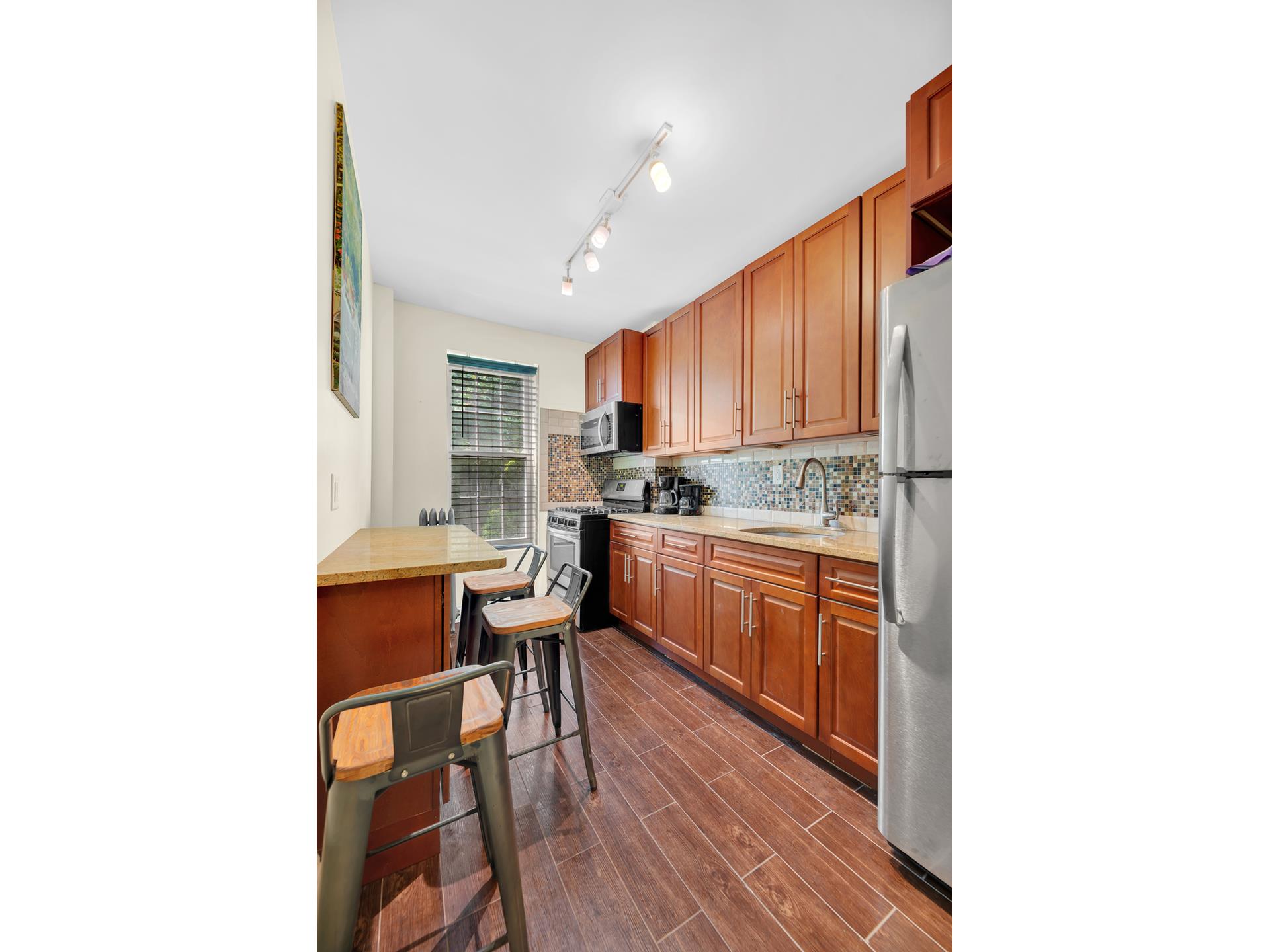 #5 photo, 228 MILFORD Street, ブルックリン区 East New York , NY 11208