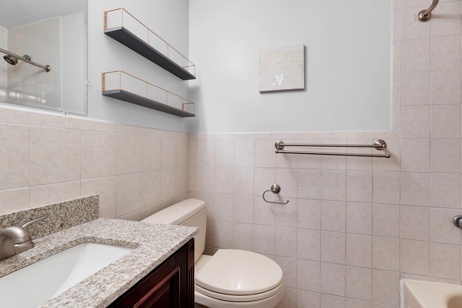 #6 photo, 228 MILFORD Street, ブルックリン区 East New York , NY 11208