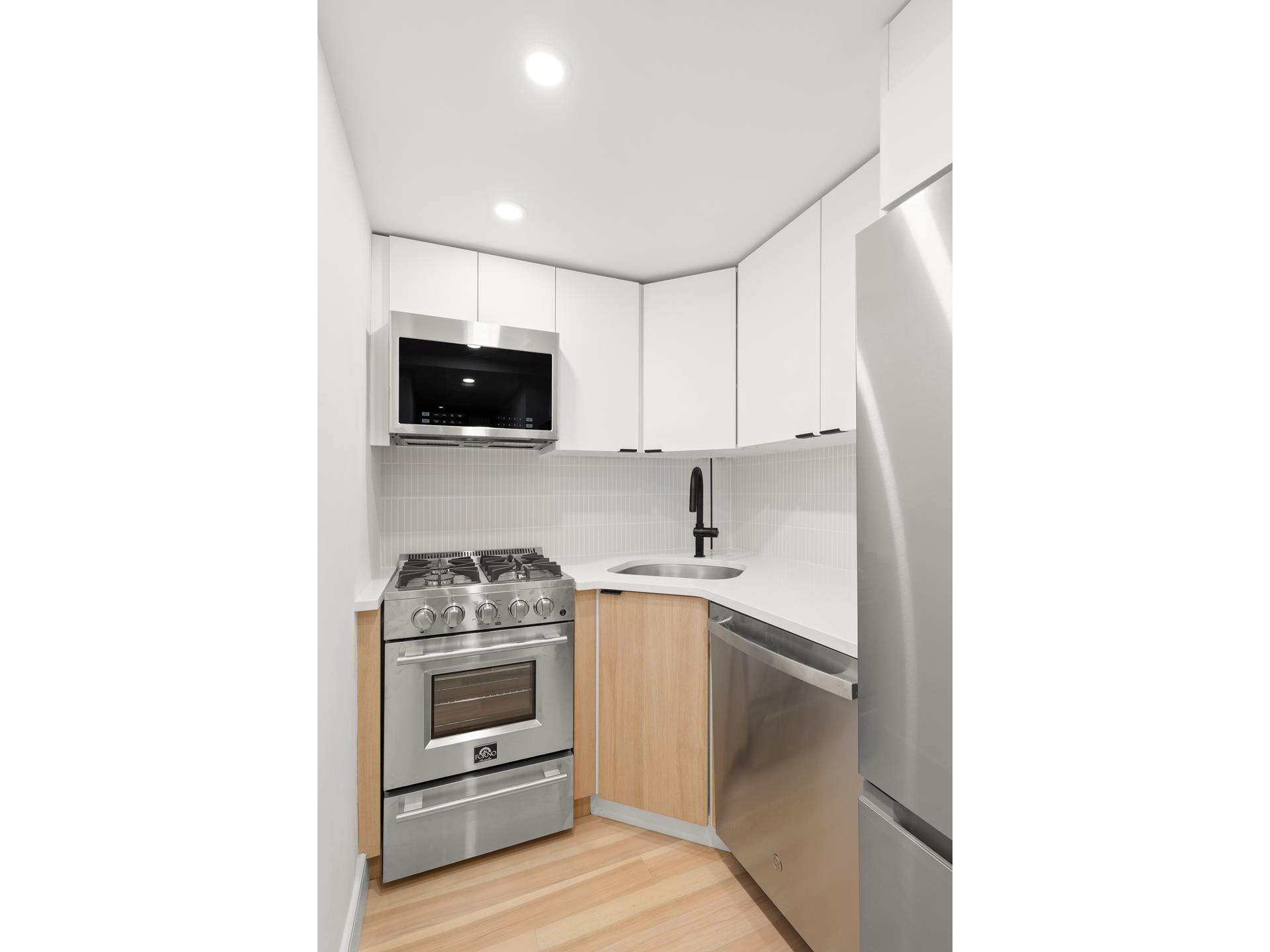 #5 photo, 321 E 48TH Street, マンハッタン Turtle Bay , NY 10017