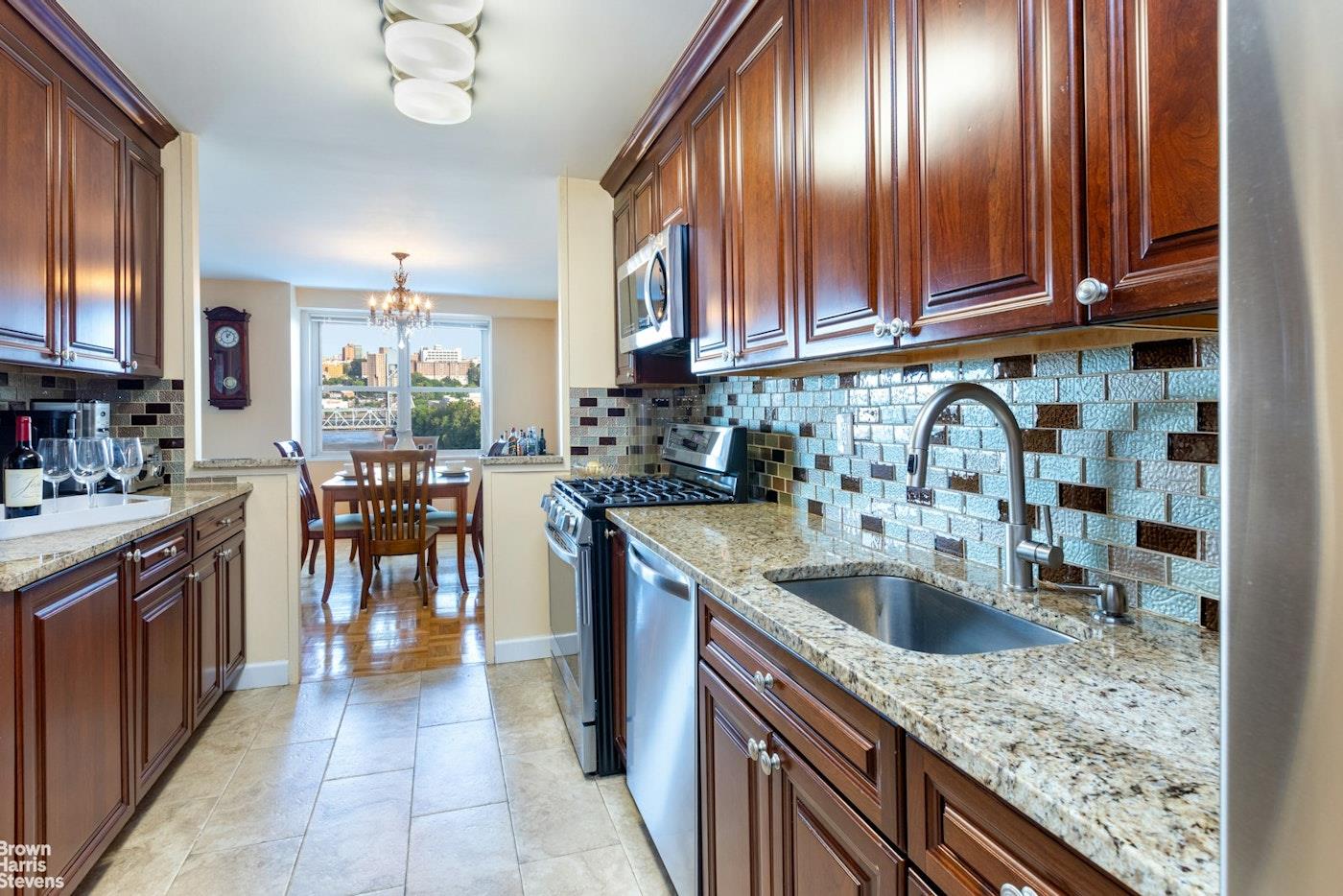 #6 photo, 2500 Johnson Avenue, ブロンクス区 Bronx , NY 10463